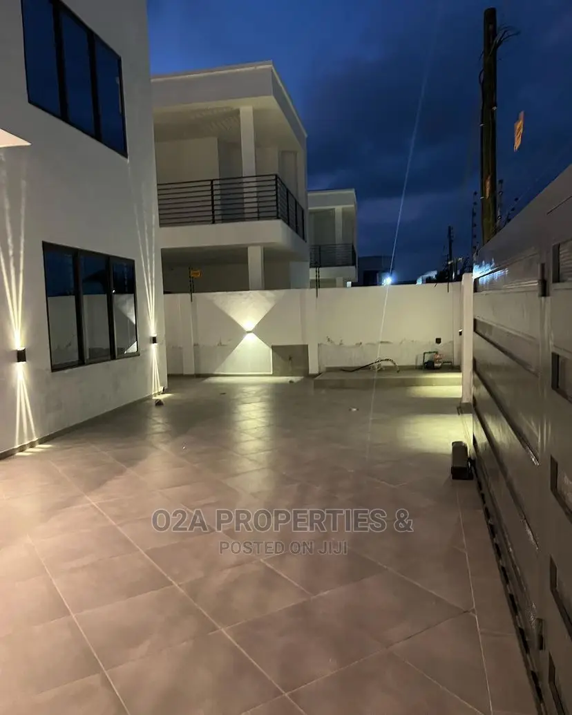 Furnished 4bdrm House in School Junction for Sale in School Junction