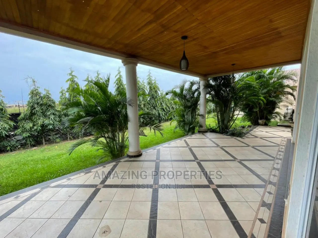 5bdrm House in 5Bedrooms With Two, East Legon for Rent in East Legon