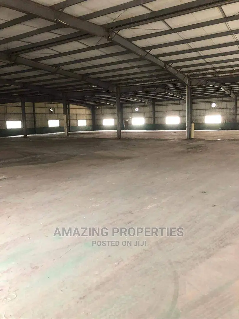 SELLING: Warehouse for Sale at Spintex Road. in Spintex