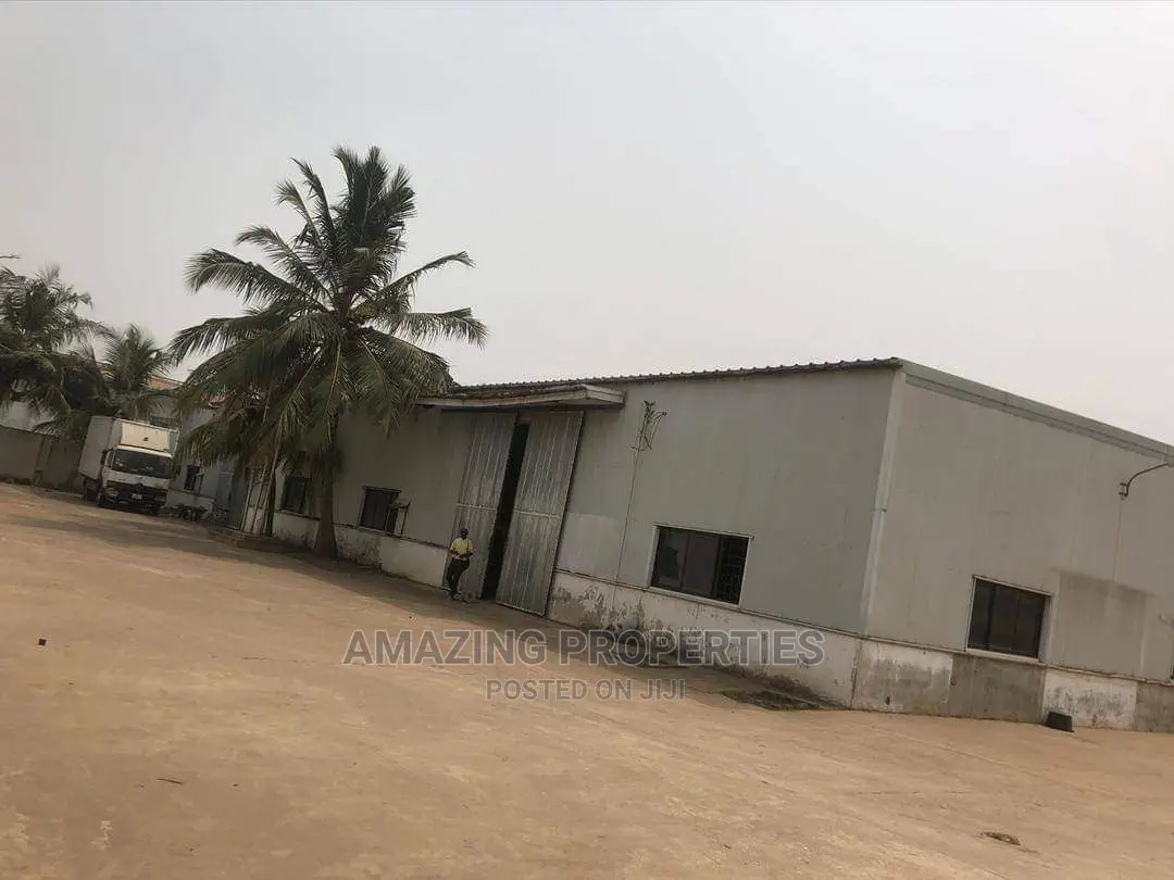 SELLING: Warehouse for Sale at Spintex Road. in Spintex