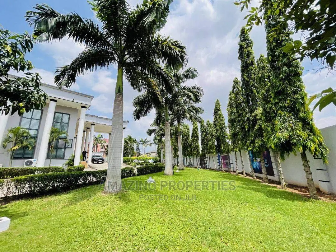 Furnished 8bdrm House in East Legon for Rent in East Legon