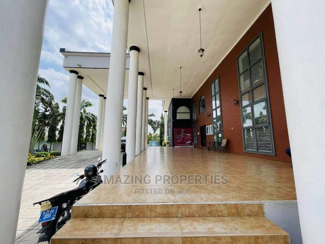 Furnished 8bdrm House in East Legon for Rent in East Legon