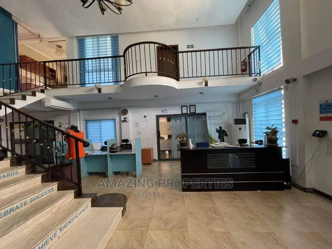 Furnished 8bdrm House in East Legon for Rent in East Legon