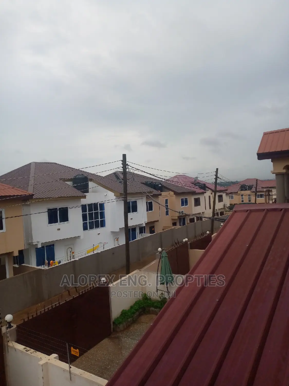 3bdrm House in Self Compound, Oyarifa for rent in Oyarifa