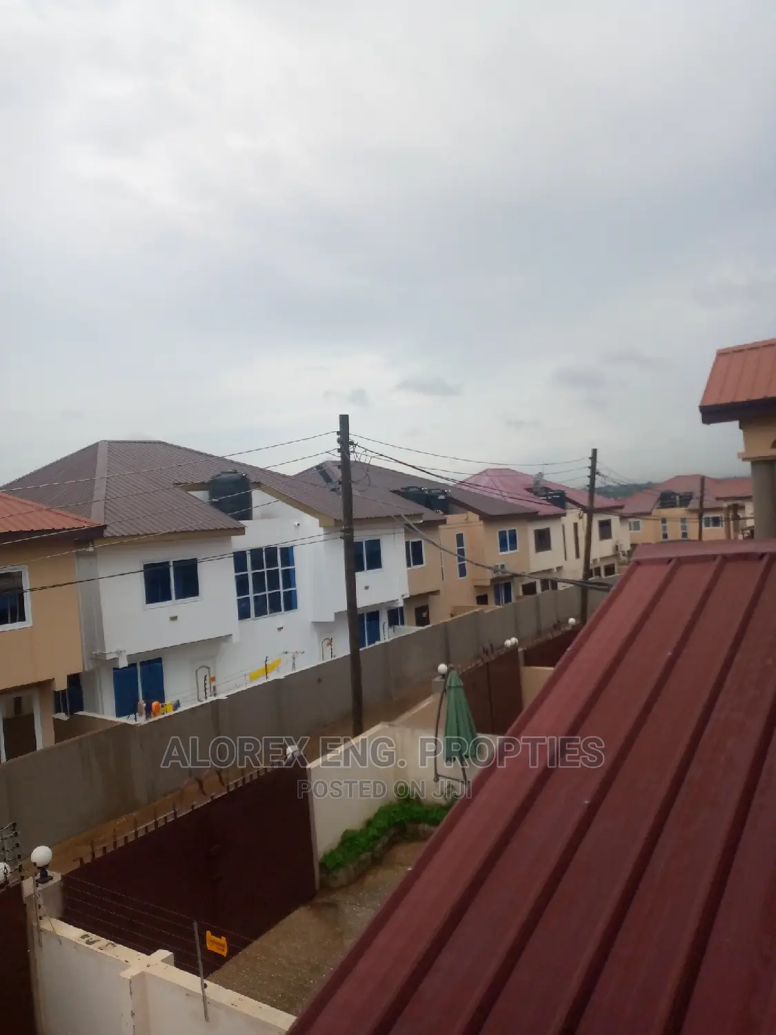 3bdrm House in Self Compound, Oyarifa for rent in Oyarifa