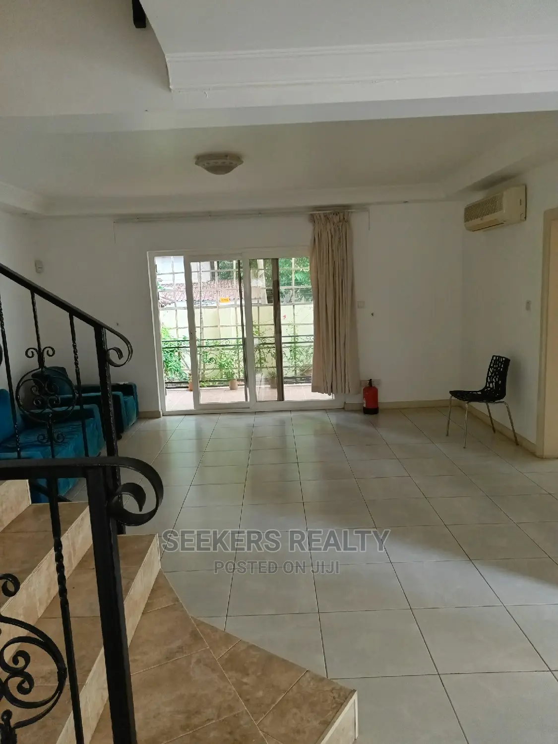 4bdrm Townhouse / Terrace in Seekers Realty, Cantonments for Rent in Cantonments