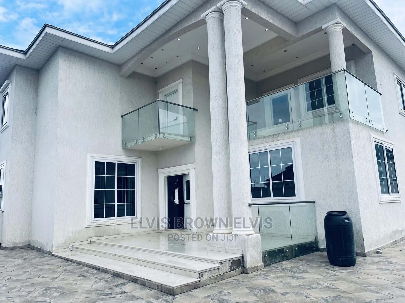 5bdrm Duplex in Living Large, East Legon for Sale in East Legon