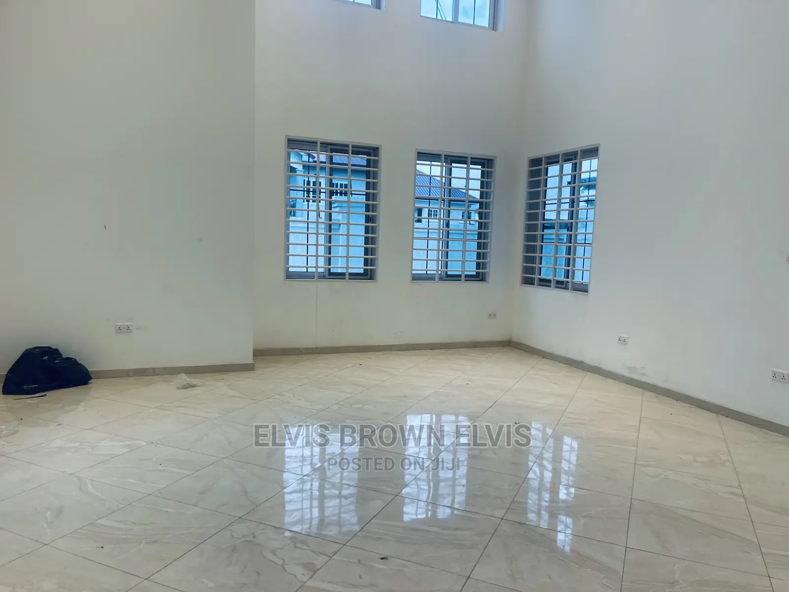 5bdrm Duplex in Living Large, East Legon for Sale in East Legon