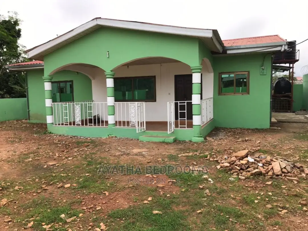 2bdrm House in Ayathar Bedroom, Teshie for Rent in Teshie