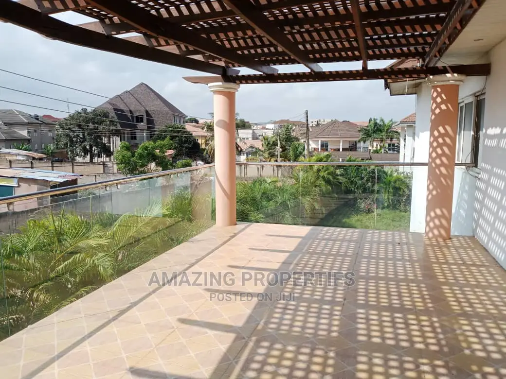 10bdrm Farm House in 23 Bedroom House* for Sale in East Legon