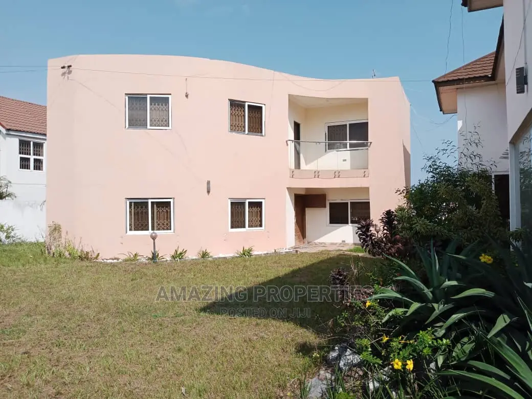 10bdrm Farm House in 23 Bedroom House* for Sale in East Legon
