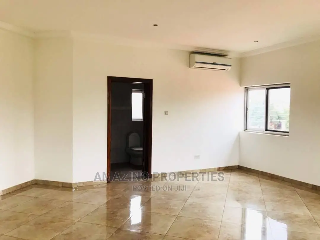 5bdrm House in Adjiringanor, Adjiriganor for Sale in Adjiriganor
