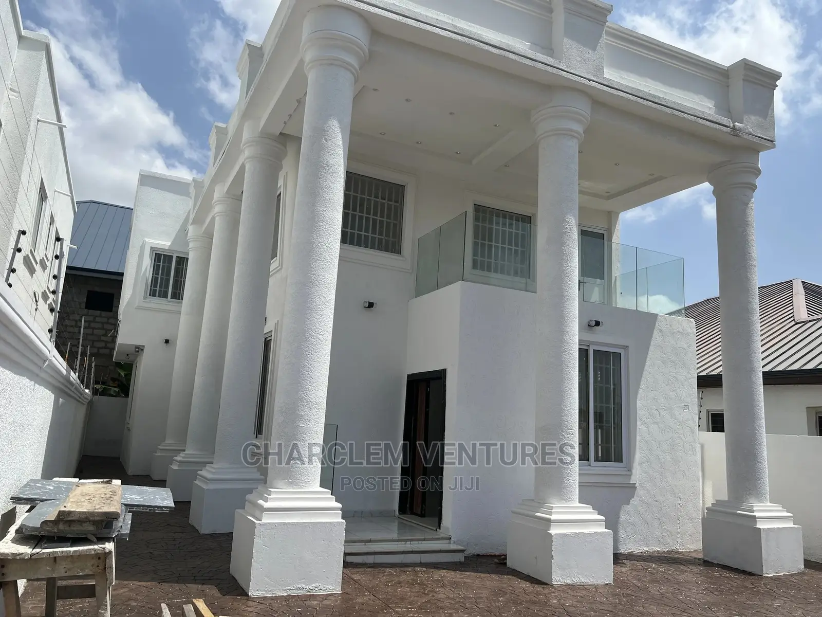 4bdrm Duplex in Accra Metropolitan for Sale in Accra Metropolitan