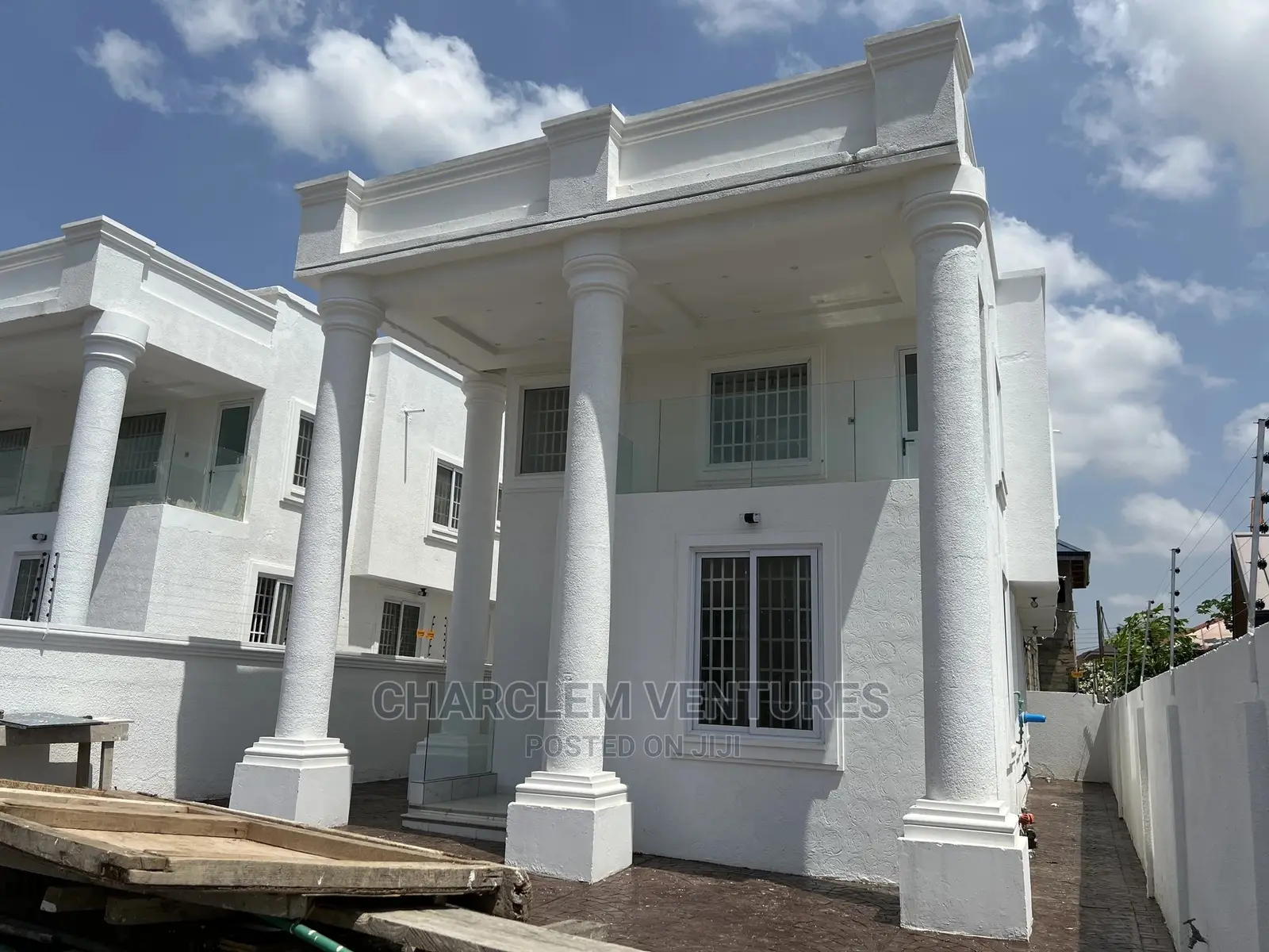 4bdrm Duplex in Accra Metropolitan for Sale in Accra Metropolitan