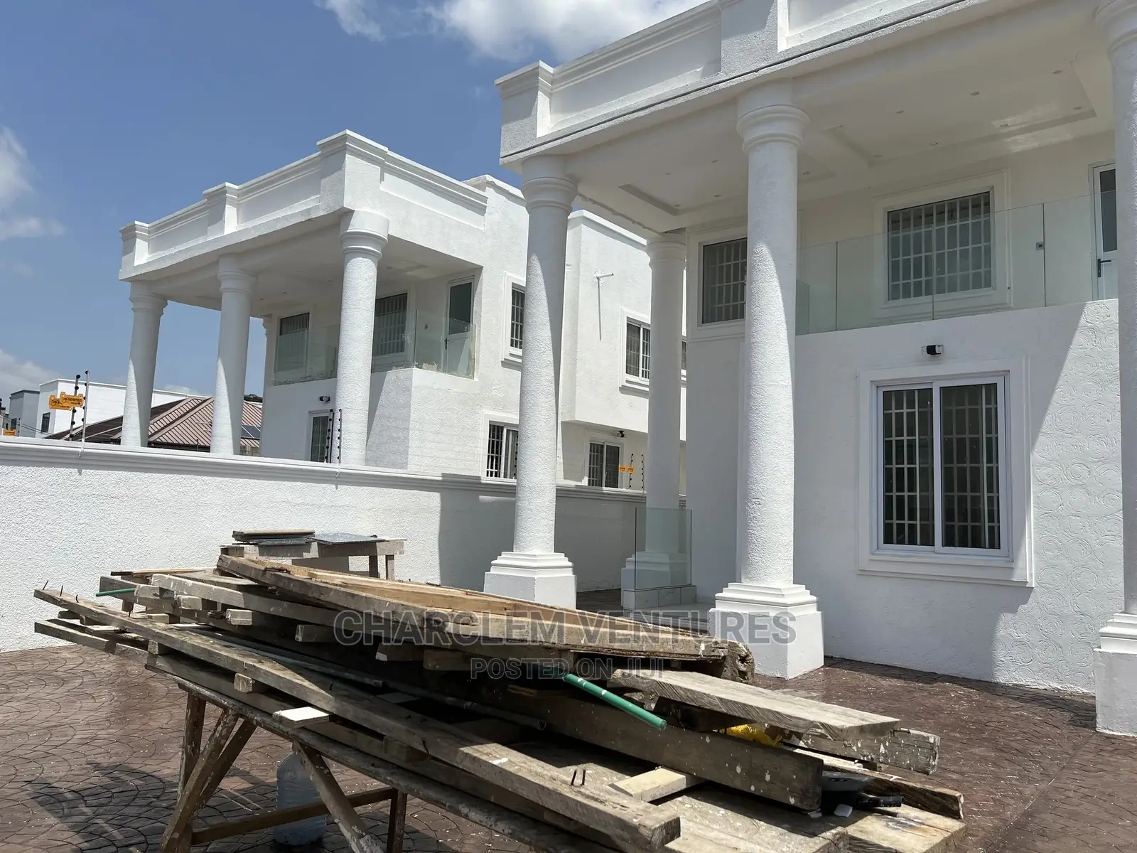 4bdrm Duplex in Accra Metropolitan for Sale in Accra Metropolitan