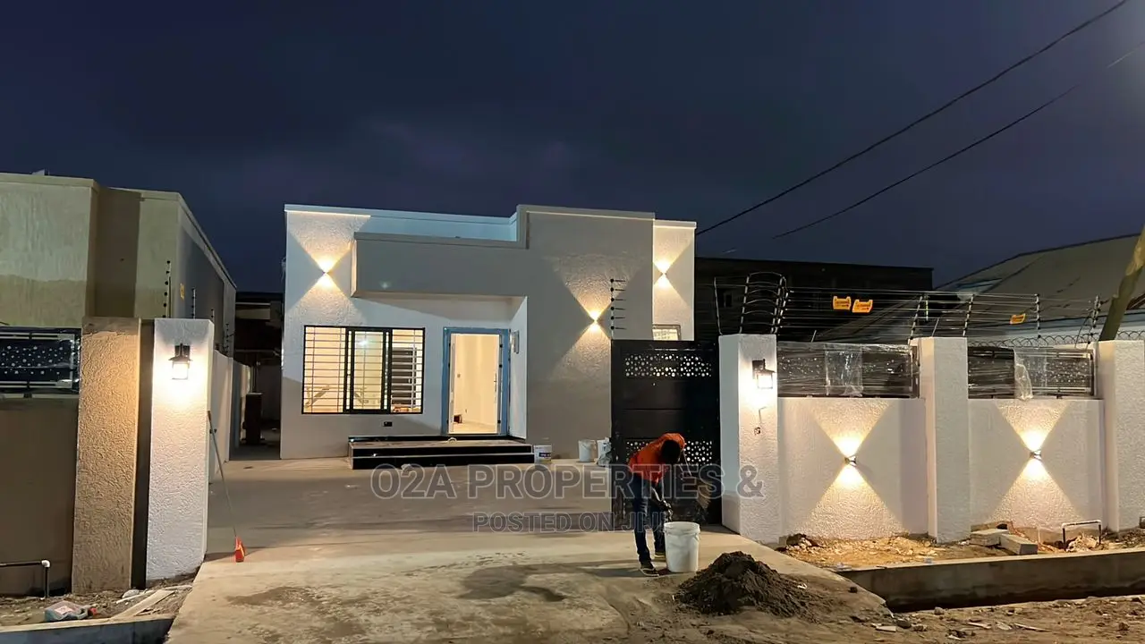 3bdrm House in Baatsona Total for sale in Baatsona Total