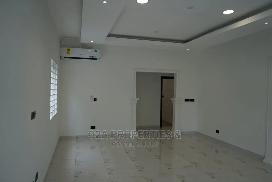 3bdrm House in Baatsona Total for sale in Baatsona Total