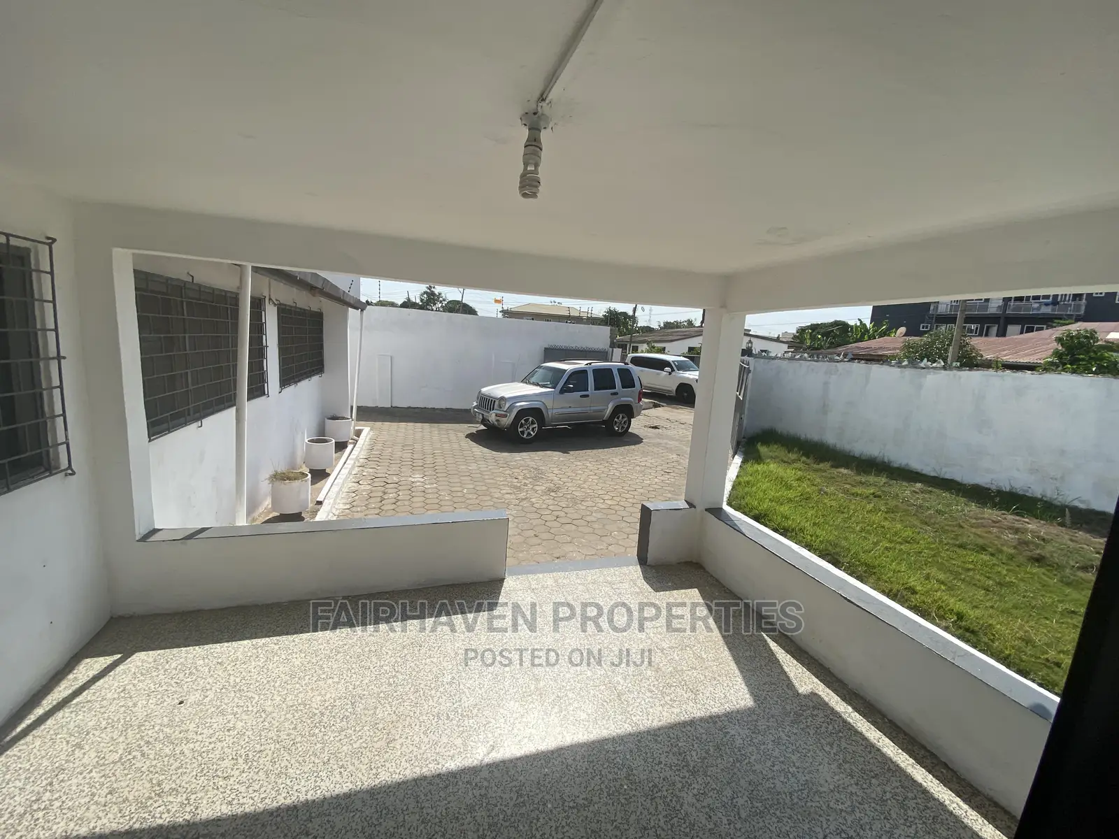 5bdrm House in Nyaniba Estate, Osu for rent in Osu
