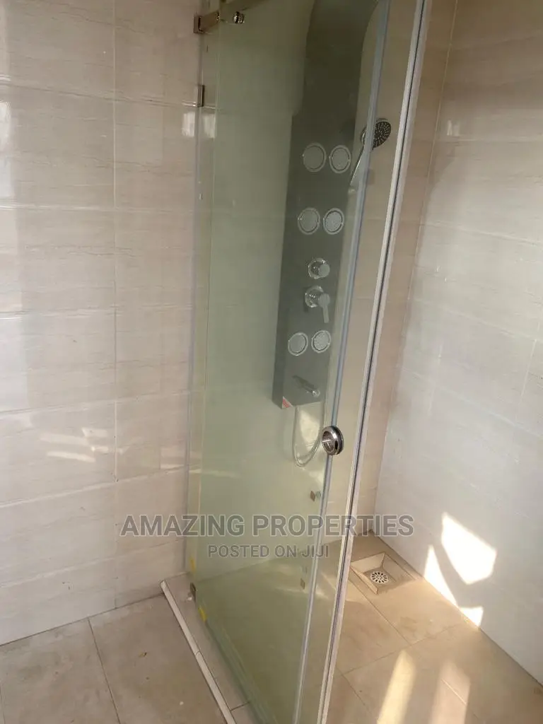5bdrm House in Airport Residential Area for Sale in Airport Residential Area