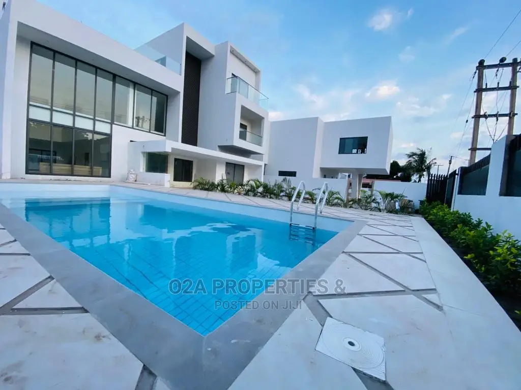 5bdrm House in American House for Sale in American House