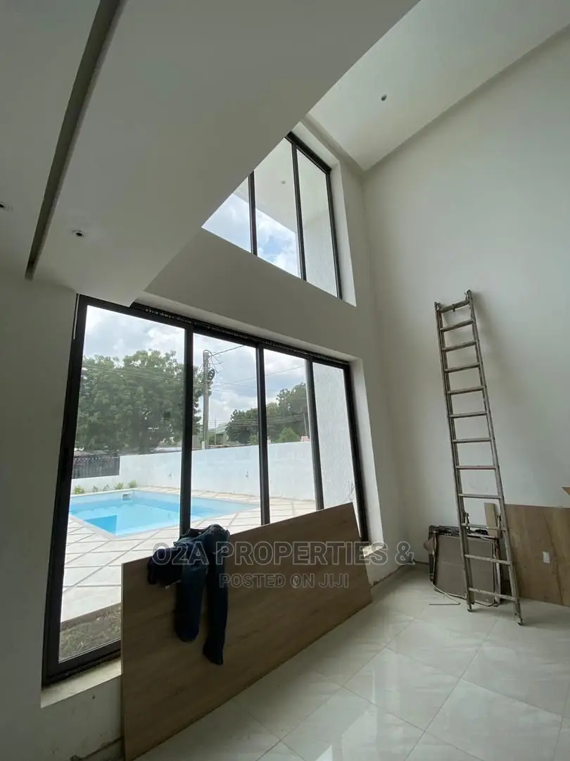 5bdrm House in American House for Sale in American House