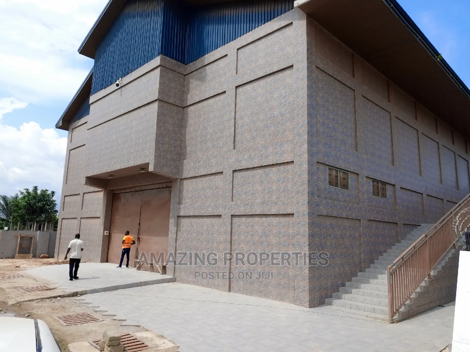 For Rent 500sqm We're House at Achimota in Achimota