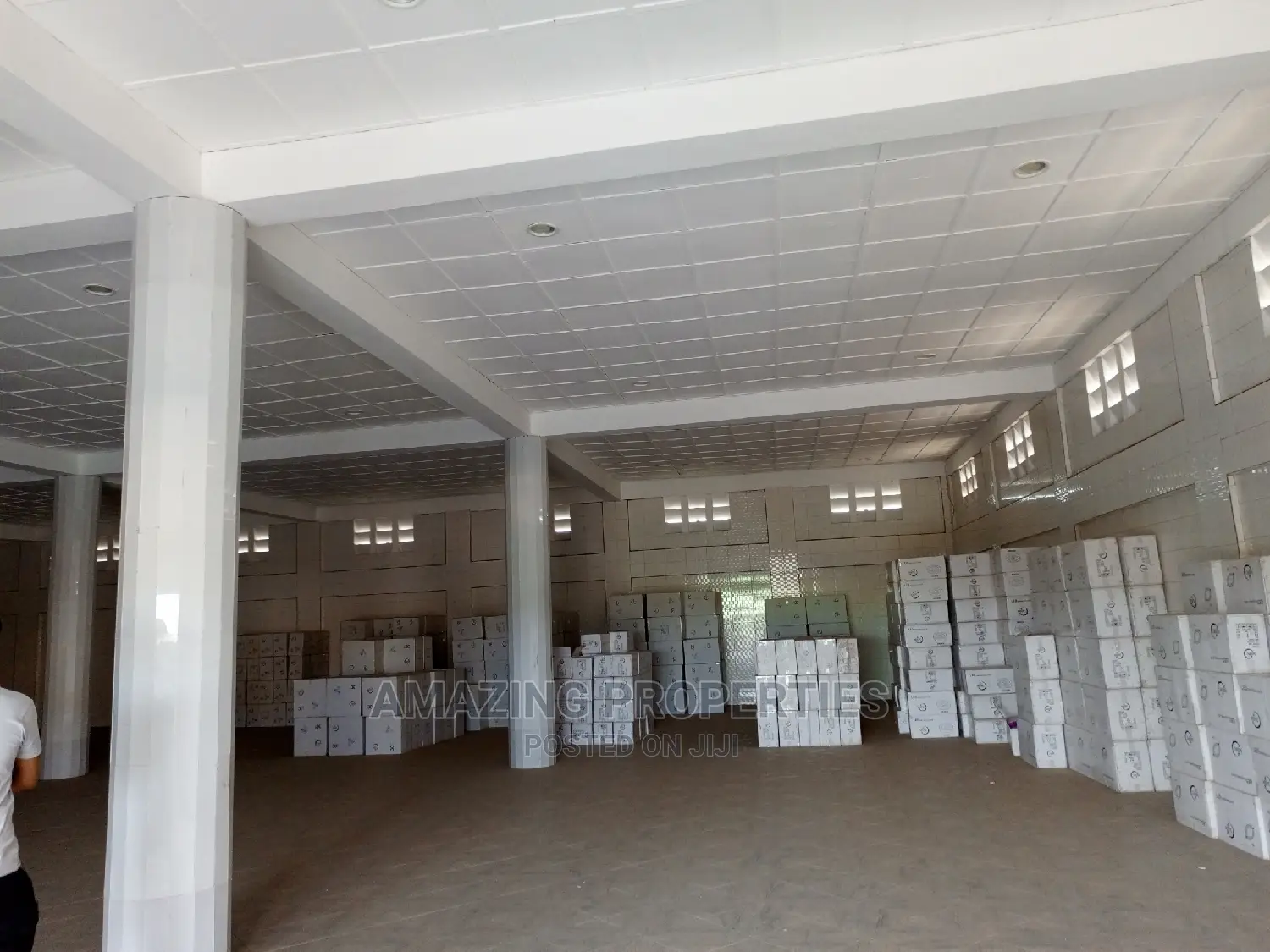 For Rent 500sqm We're House at Achimota in Achimota