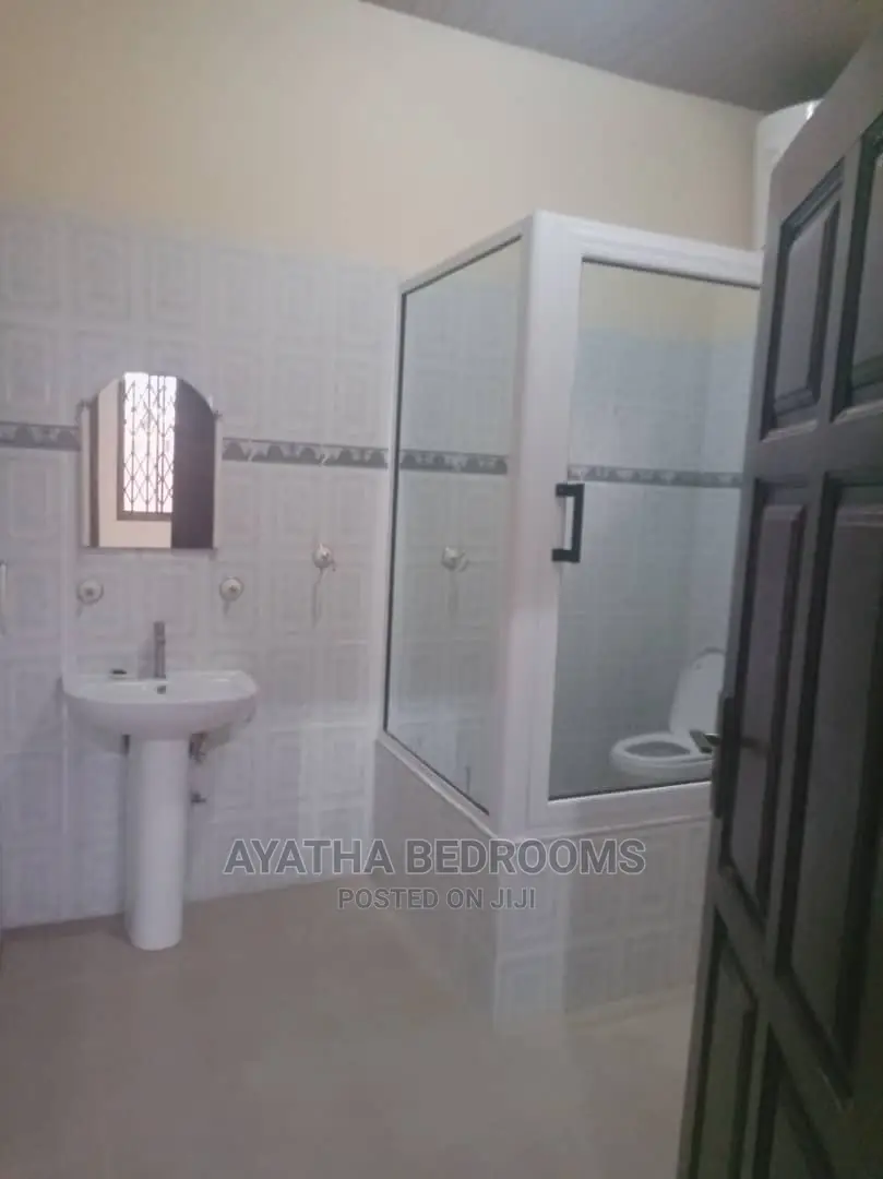 5bdrm House in Ayathar Bedroom, Teshie for Rent in Teshie
