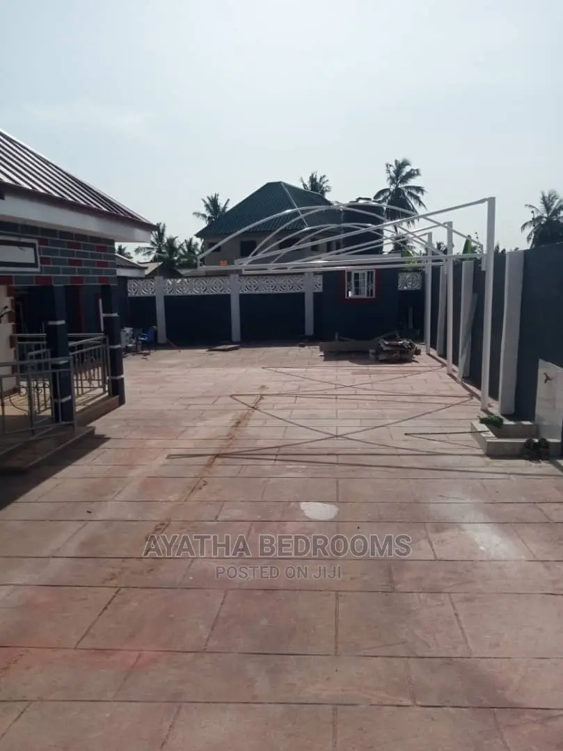 4bdrm House in Ayathar Bedroom, Teshie for Rent in Teshie