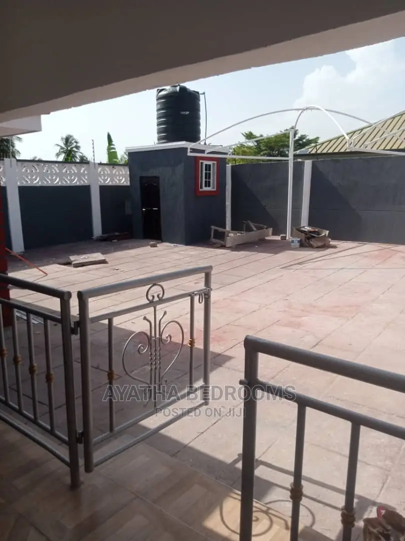 4bdrm House in Ayathar Bedroom, Teshie for Rent in Teshie