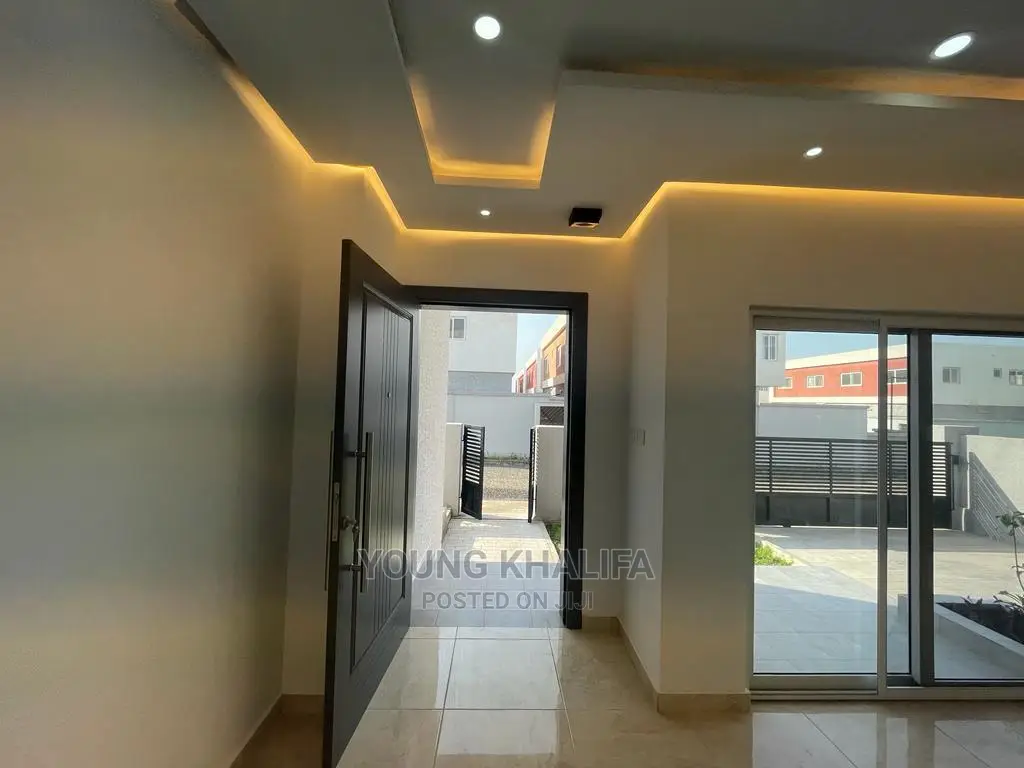 Furnished 3bdrm House in Estate House'S, Tema Metropolitan for sale in Tema Metropolitan