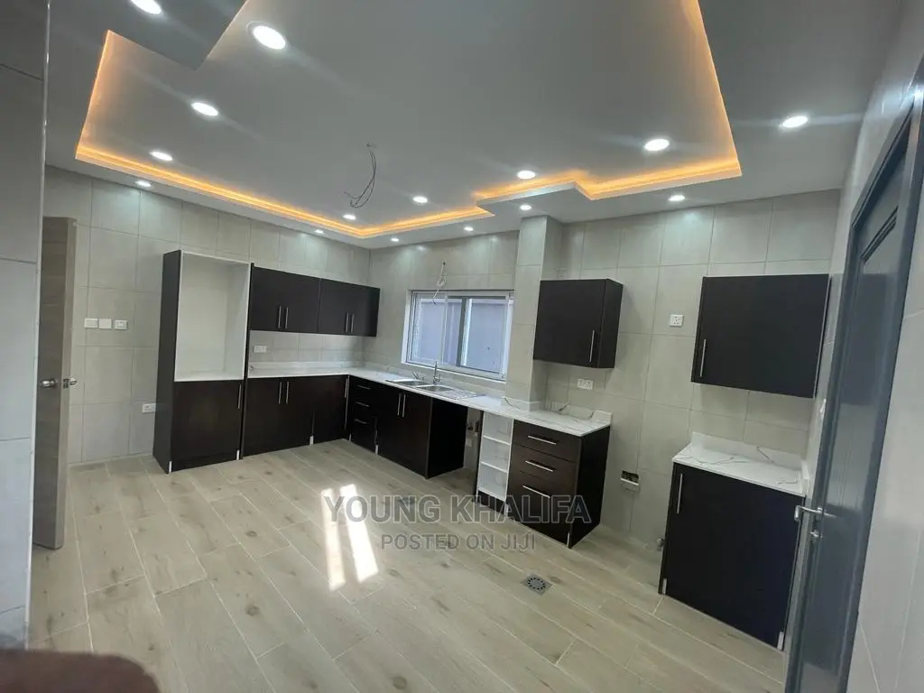 Furnished 3bdrm House in Estate House'S, Tema Metropolitan for sale in Tema Metropolitan