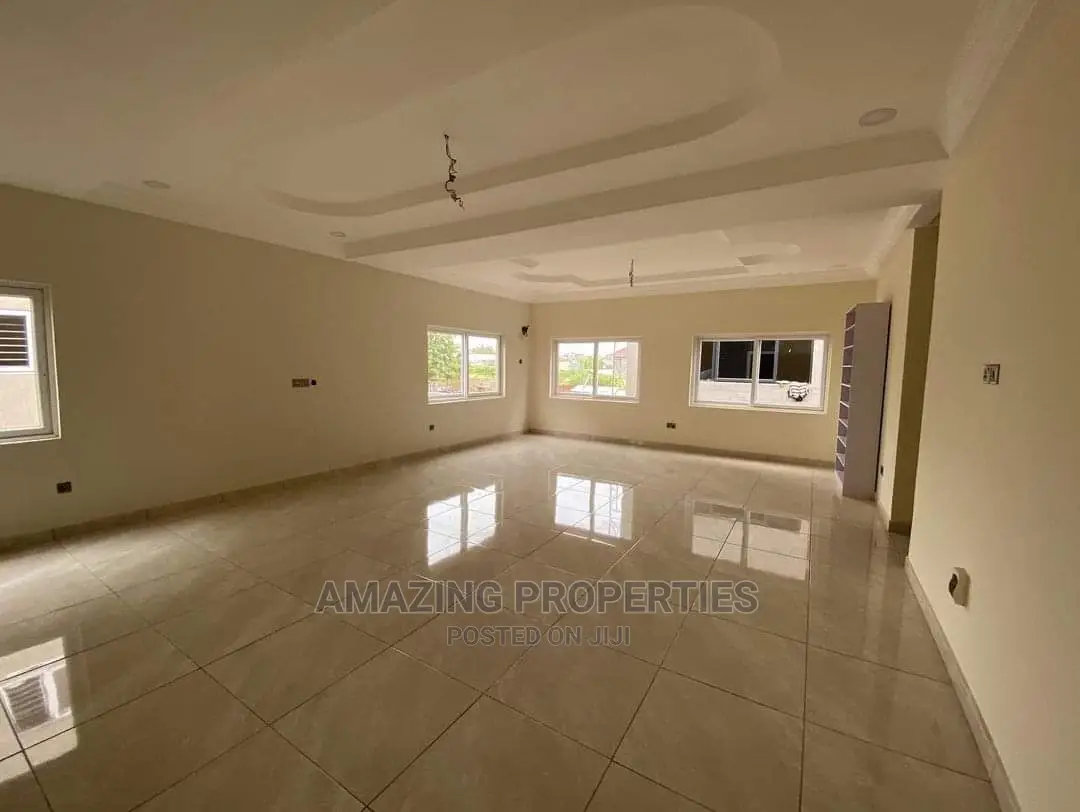 5bdrm House in Airport Residential Area for Sale in Airport Residential Area