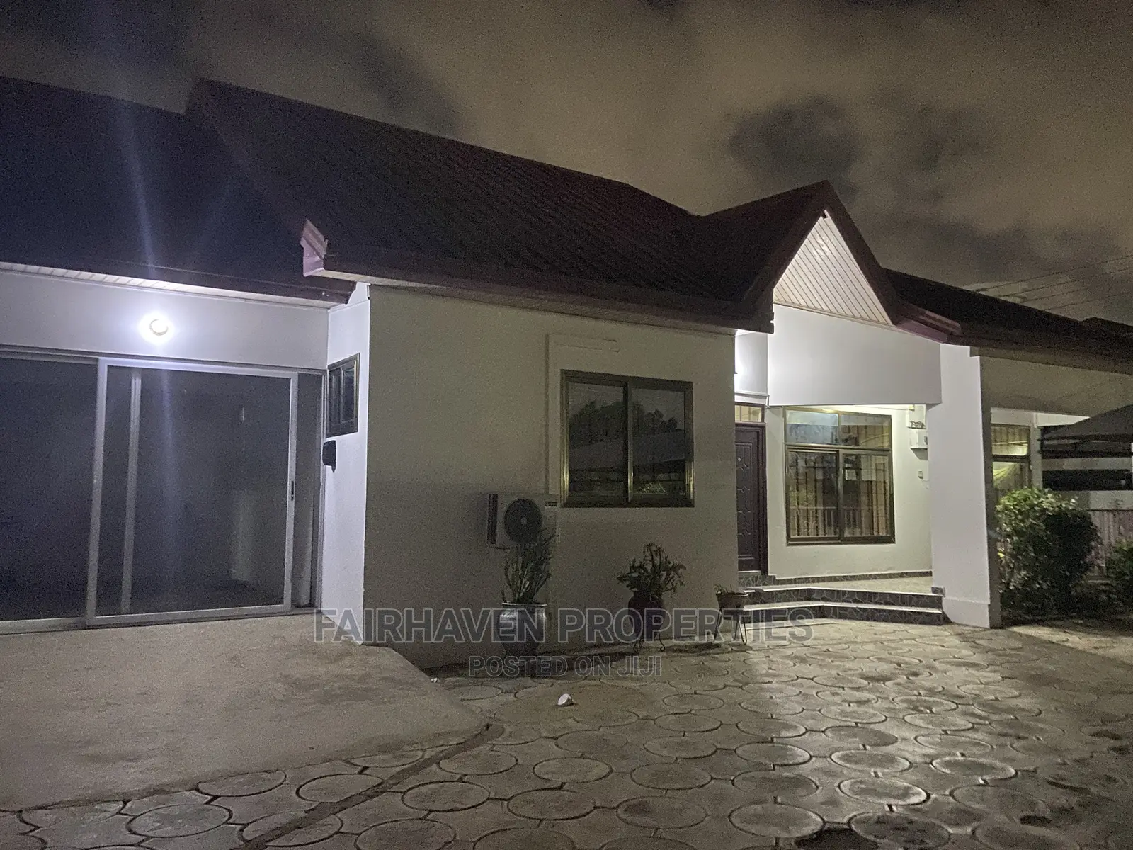 4bdrm House in Tseaddo, Airport Residential Area for Rent in Airport Residential Area