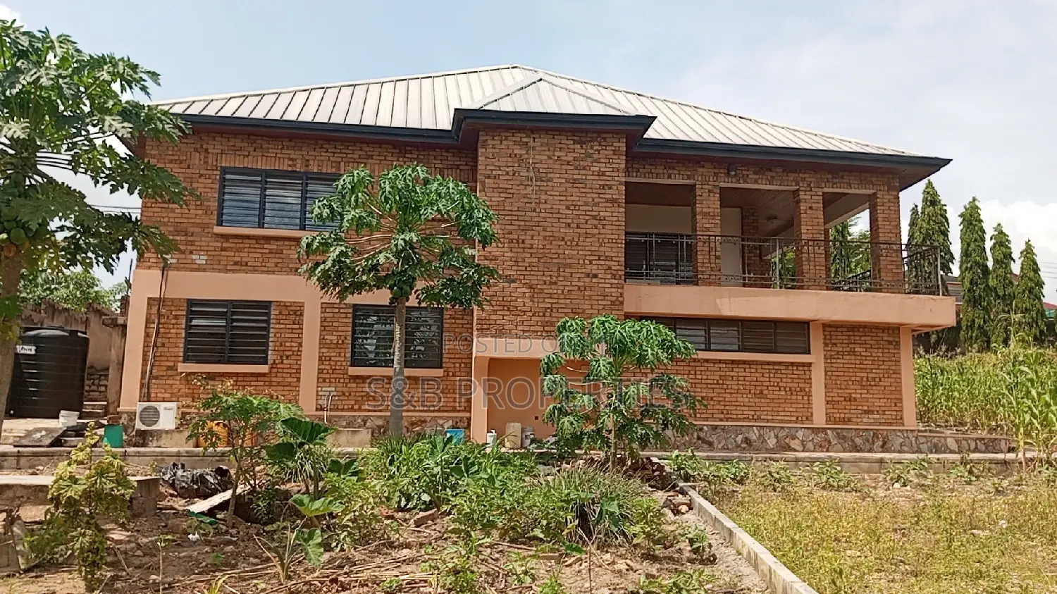 7bdrm Mansion in Ashongman, Ashomang Estate for Sale in Ashomang Estate