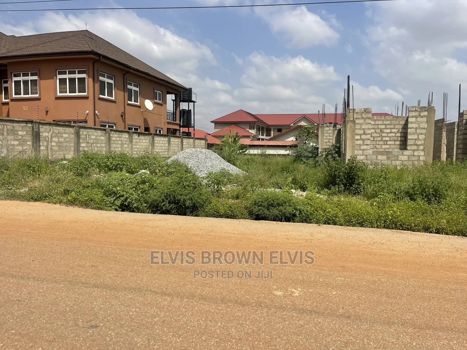 One Plot With 4 Bed Uncomplited 4 Sale at Ajiriganor in Adjiriganor