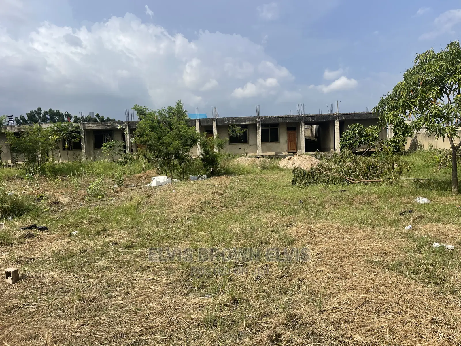 School Building on 6 Plot of Land for Sale at West Trasacco in Ashaley Botwe