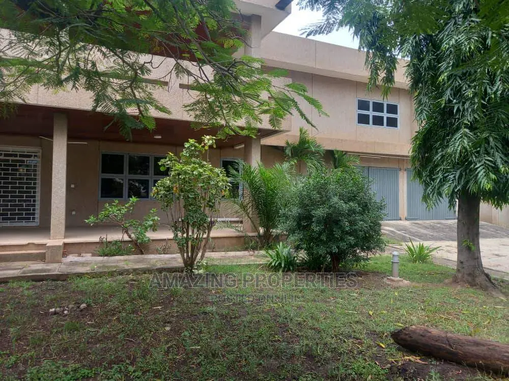 5bdrm House in Airport-Residential for Rent in Airport Residential Area