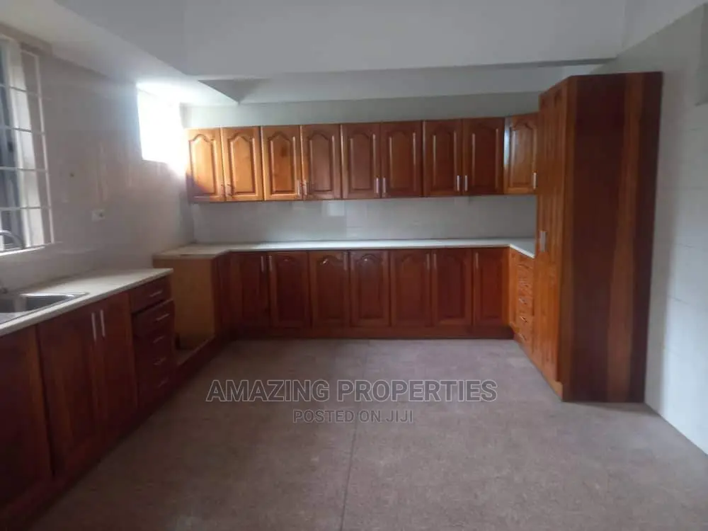 5bdrm House in Airport-Residential for Rent in Airport Residential Area