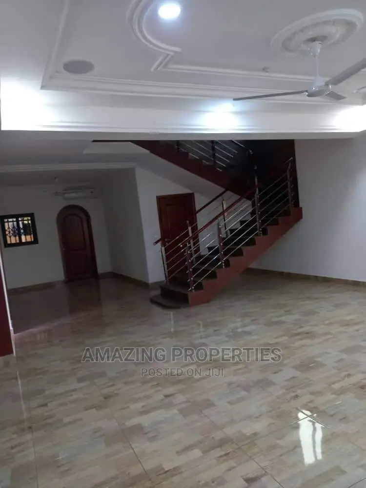 5bdrm House in Post 
Location:, Dworwulu for Rent in Dworwulu
