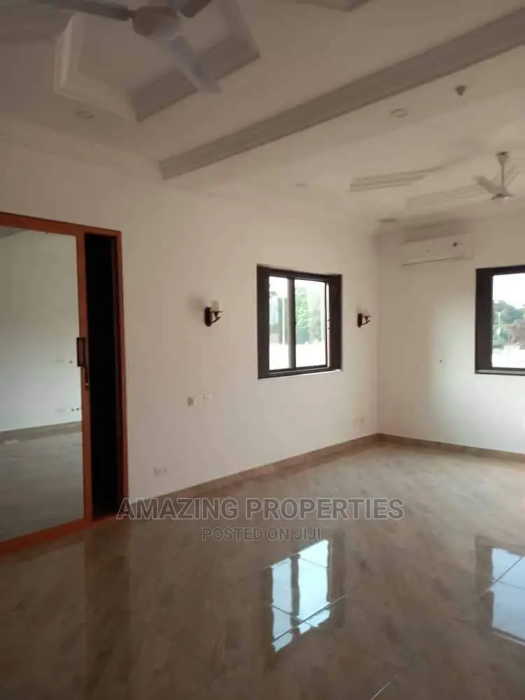 5bdrm House in Post 
Location:, Dworwulu for Rent in Dworwulu
