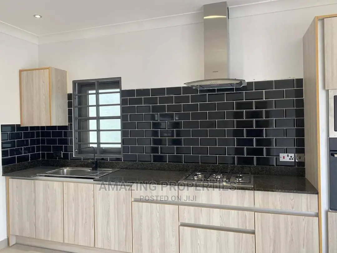 4bdrm House in Airport Residential Area for Sale in Airport Residential Area