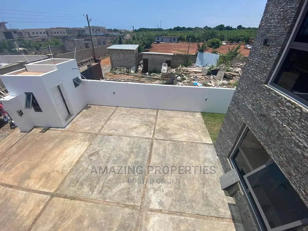 4bdrm House in Airport Residential Area for Sale in Airport Residential Area