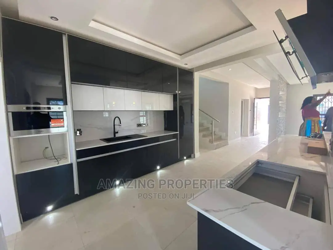 4bdrm House in Airport Residential Area for Sale in Airport Residential Area
