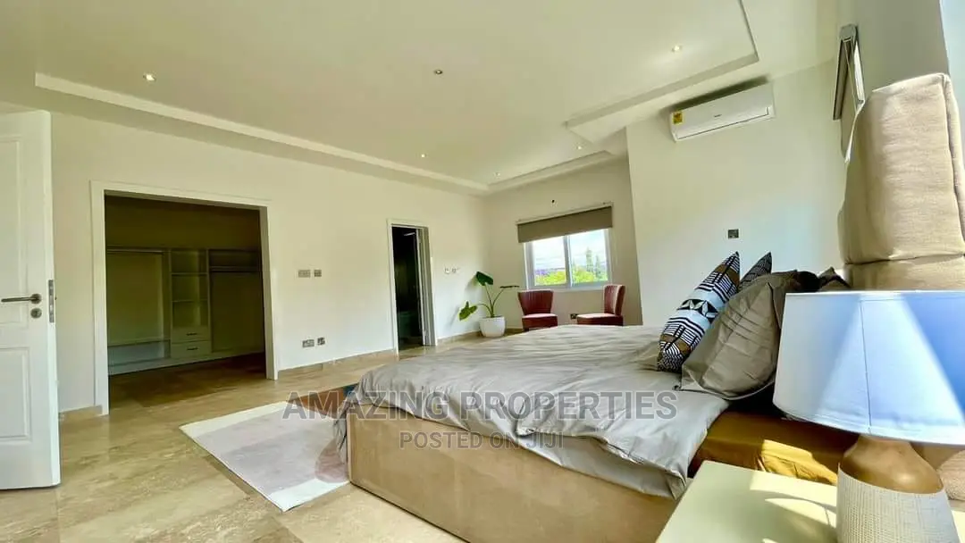 Furnished 4bdrm Townhouse / Terrace in Cantonments for Rent in Cantonments