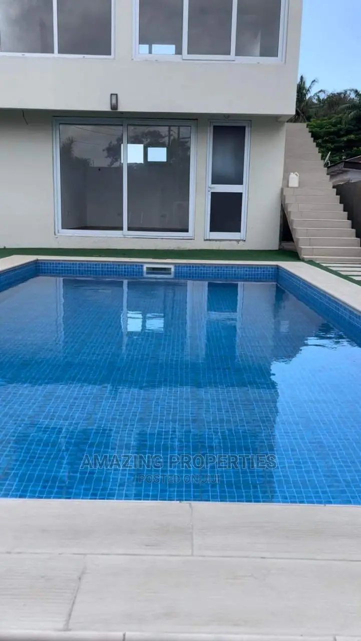Furnished 4bdrm Townhouse / Terrace in Cantonments for Rent in Cantonments