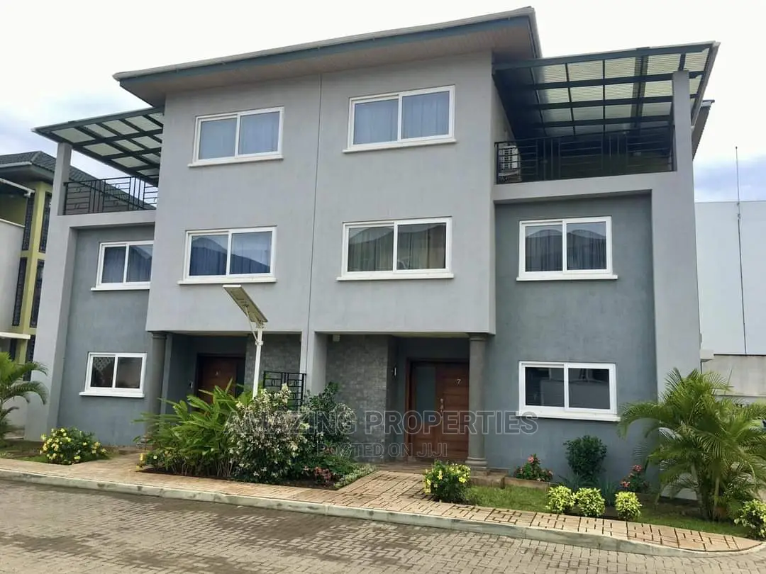 Furnished 4bdrm Townhouse / Terrace in Cantonments for Rent in Cantonments