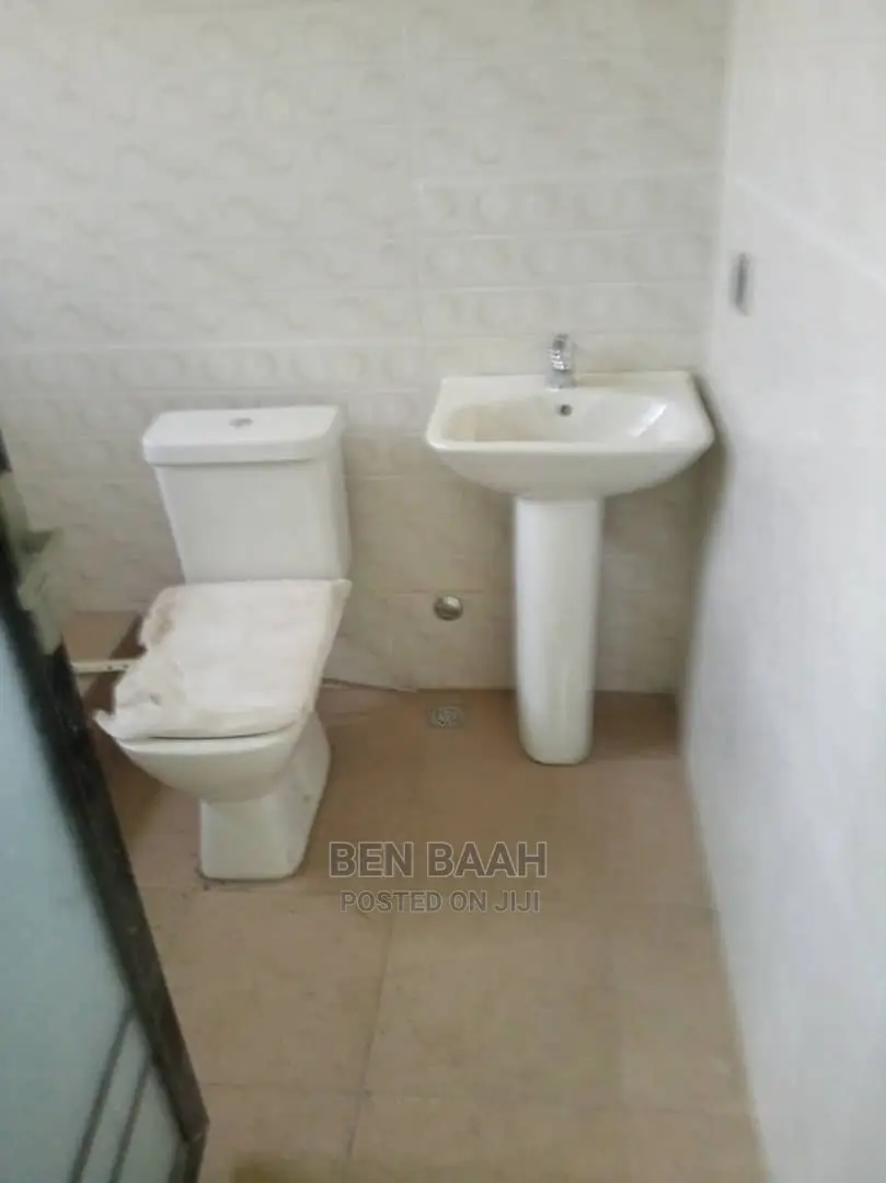 4bdrm Duplex in Ben Properties, Haatso for Sale in Haatso