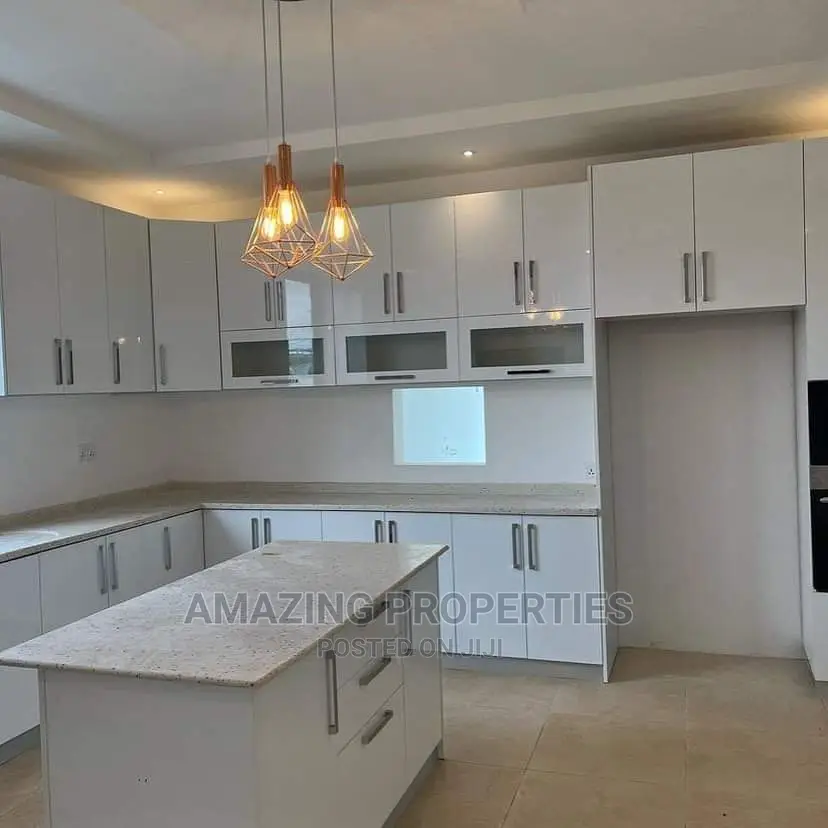 4bdrm House in East Legon(Ogbojo) Labone for Sale in Labone