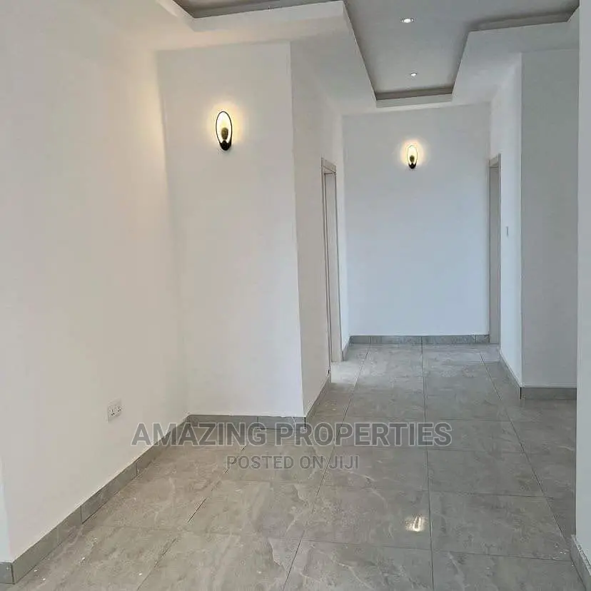 4bdrm House in East Legon(Ogbojo) Labone for Sale in Labone